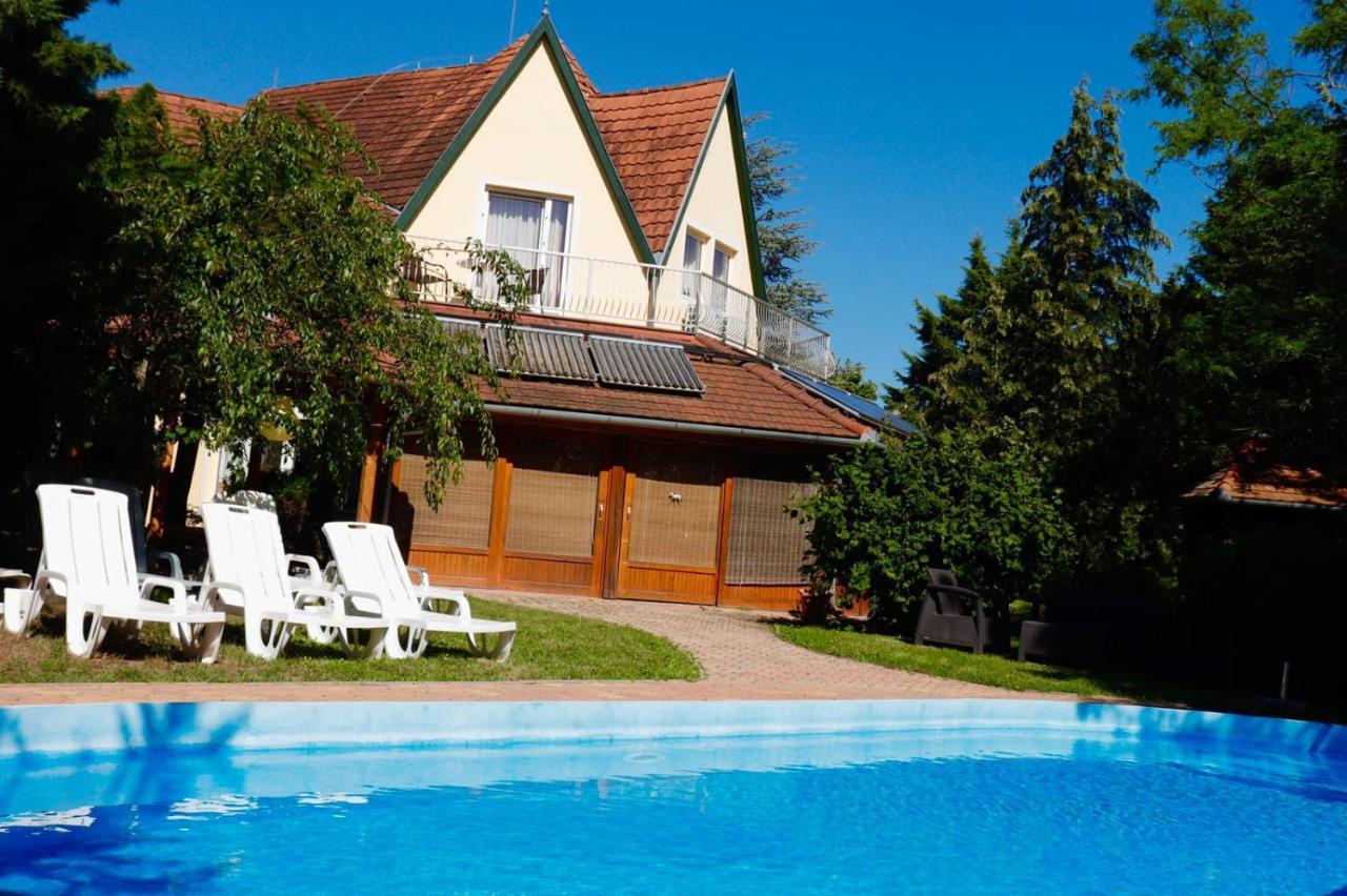 Hotel Wagner Panzió Cserszegtomaj Exterior foto