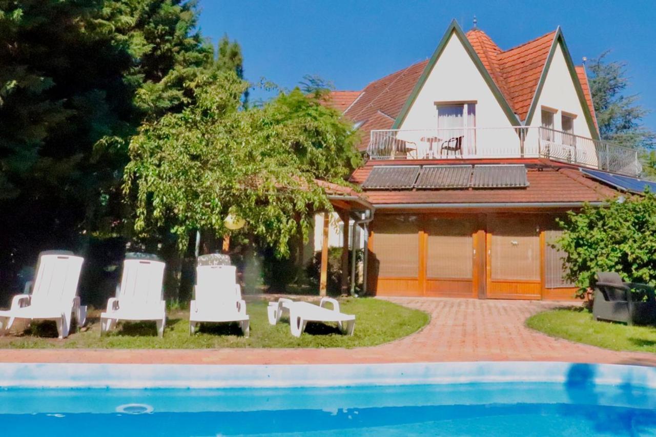 Hotel Wagner Panzió Cserszegtomaj Exterior foto