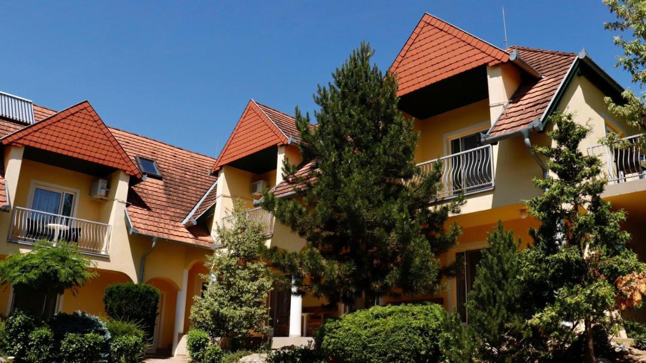 Hotel Wagner Panzió Cserszegtomaj Exterior foto