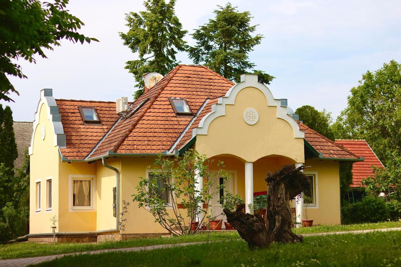 Hotel Wagner Panzió Cserszegtomaj Exterior foto